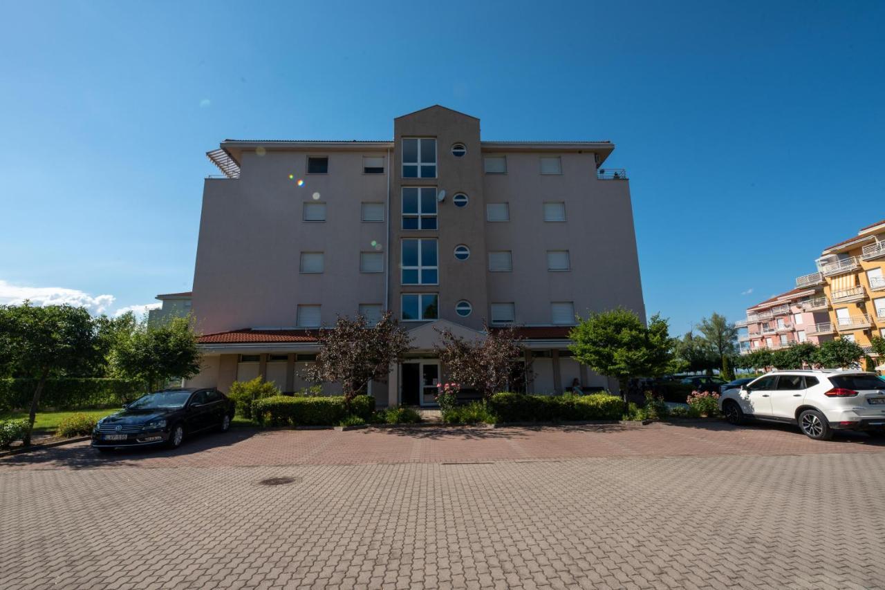 Lakeside Family Apartment Siófok Exterior foto