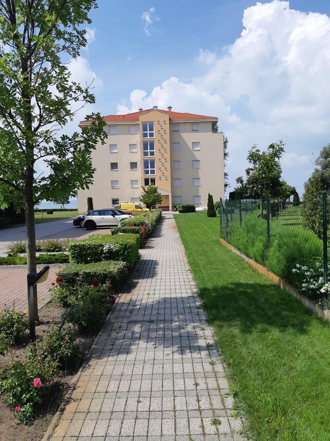 Lakeside Family Apartment Siófok Exterior foto